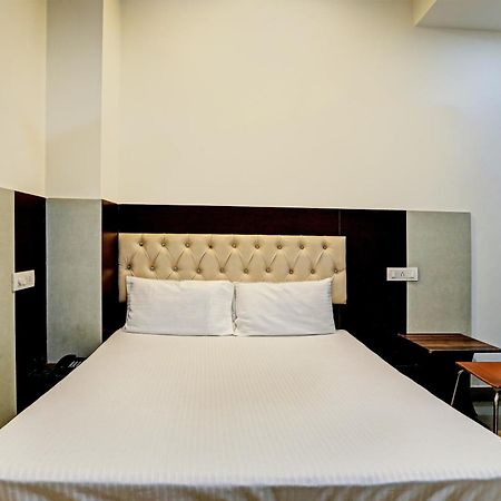 Oyo Hotel The Red Hut Chandigarh Ngoại thất bức ảnh